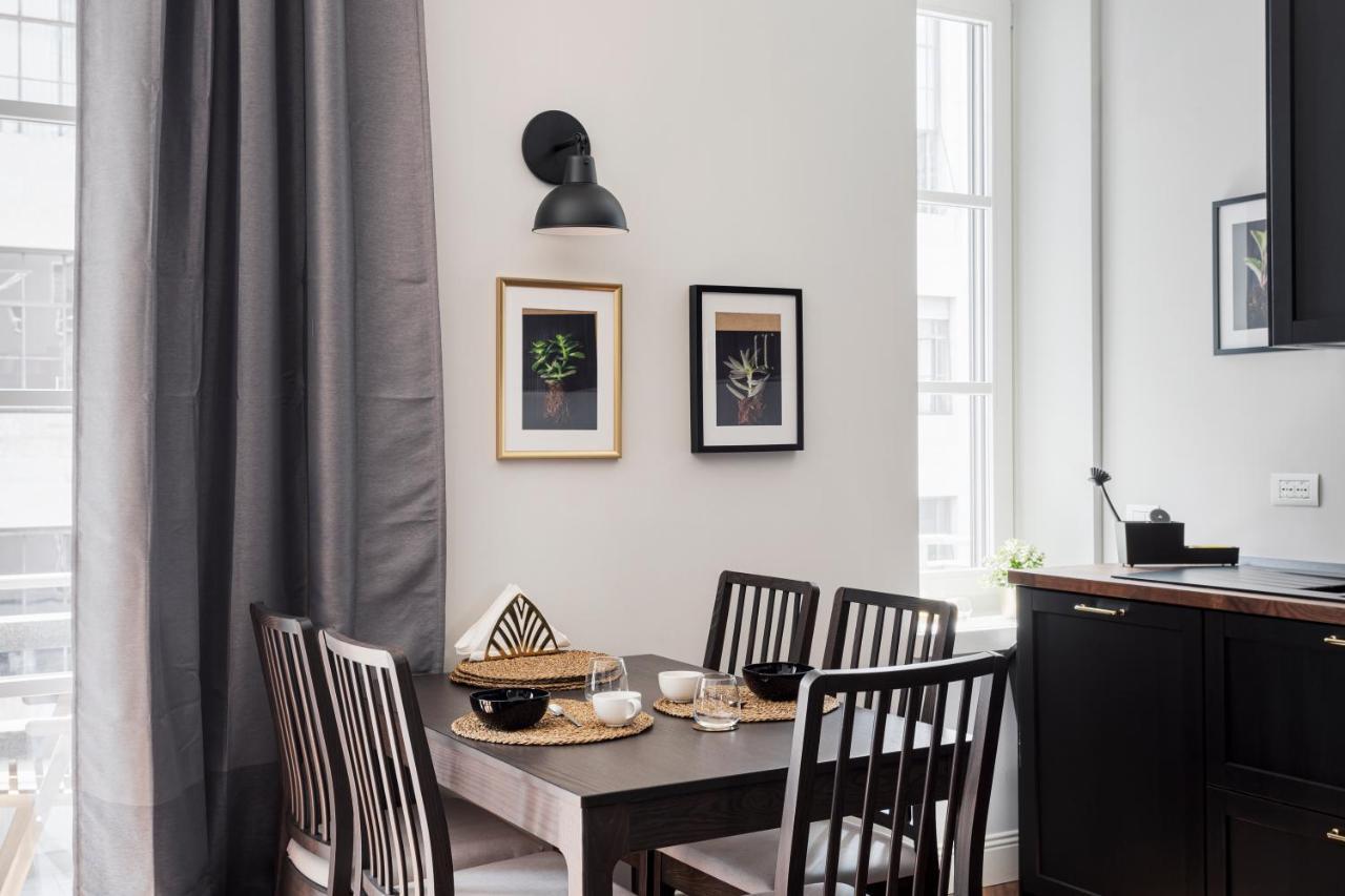 Wide And Bright Two Bedroom Apartment- Via Freguglia ミラノ エクステリア 写真
