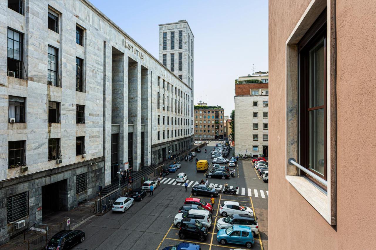 Wide And Bright Two Bedroom Apartment- Via Freguglia ミラノ エクステリア 写真